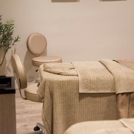 פרנהאם Hogs Back Hotel & Spa Nr Farnham מראה חיצוני תמונה