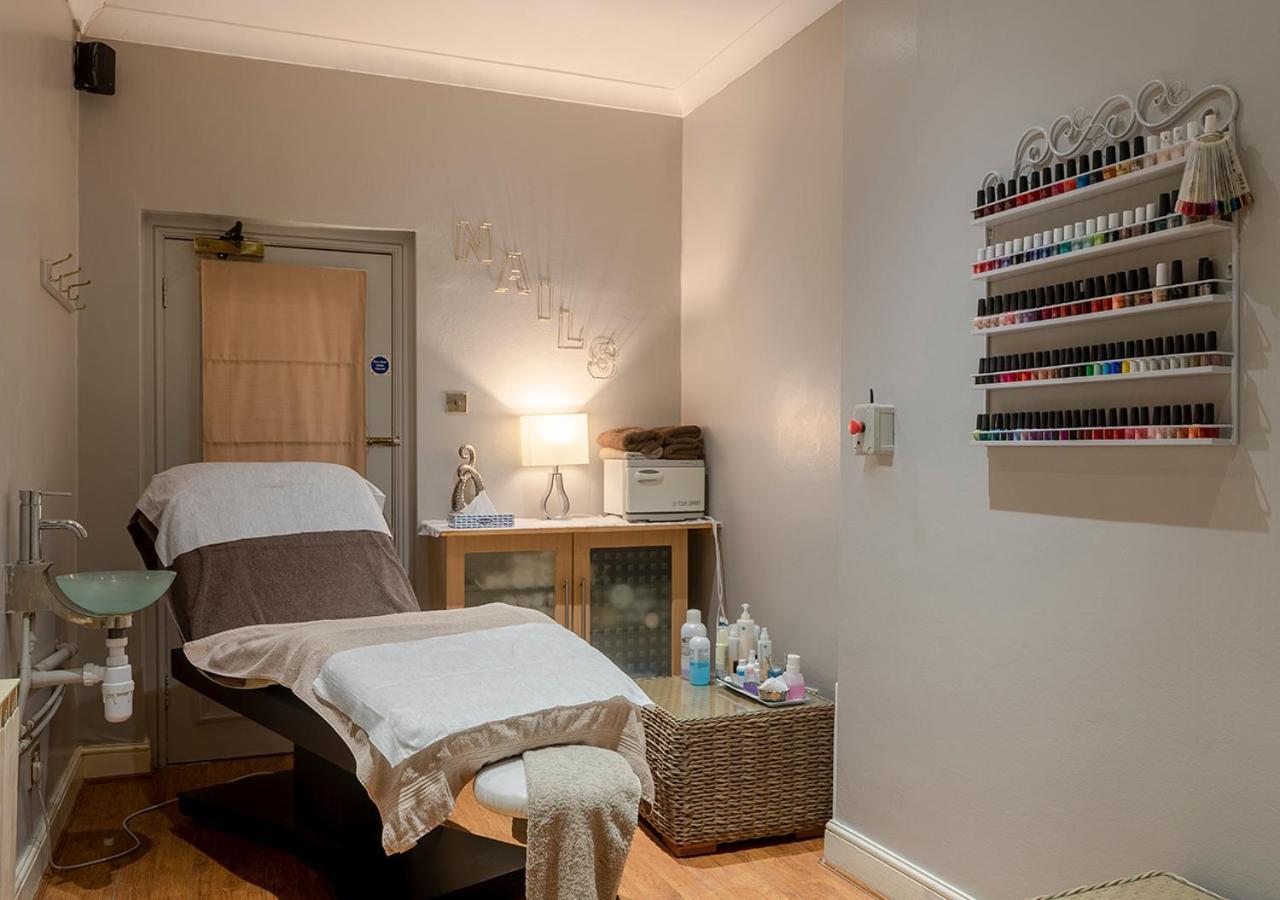 פרנהאם Hogs Back Hotel & Spa Nr Farnham מראה חיצוני תמונה