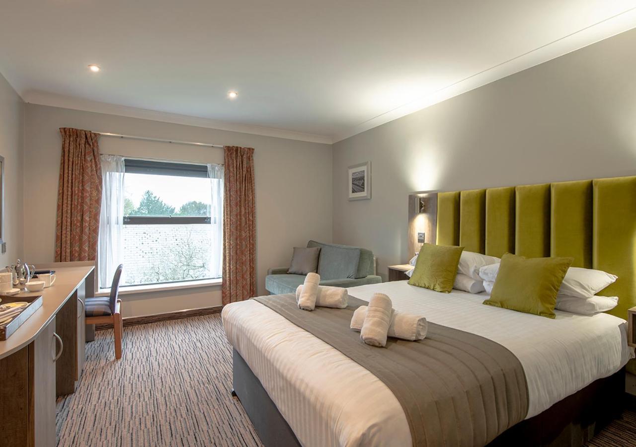 פרנהאם Hogs Back Hotel & Spa Nr Farnham מראה חיצוני תמונה