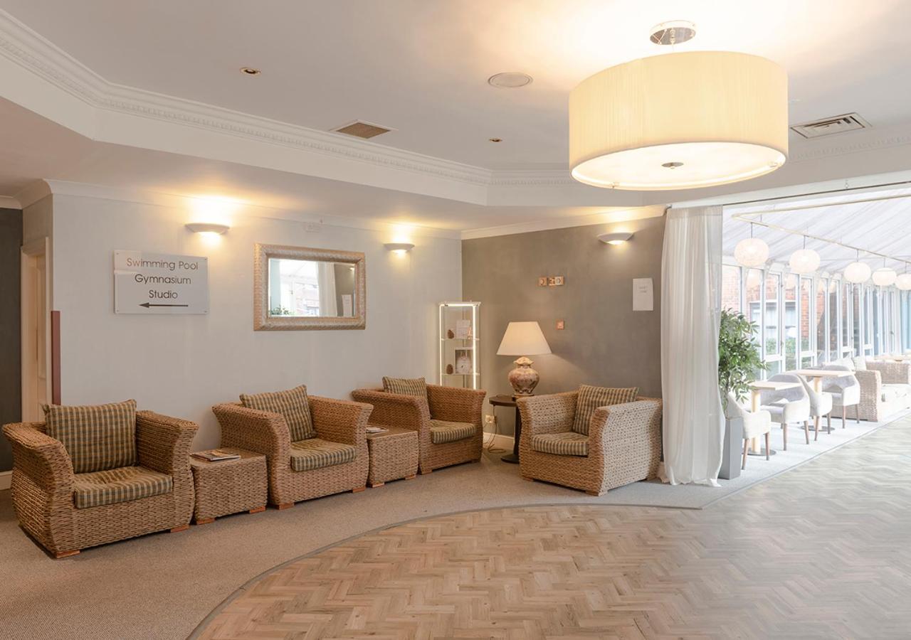 פרנהאם Hogs Back Hotel & Spa Nr Farnham מראה חיצוני תמונה
