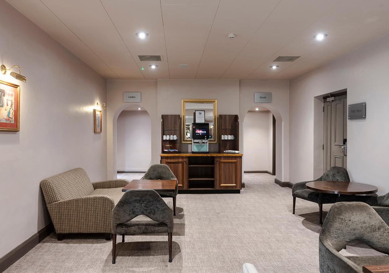 פרנהאם Hogs Back Hotel & Spa Nr Farnham מראה חיצוני תמונה