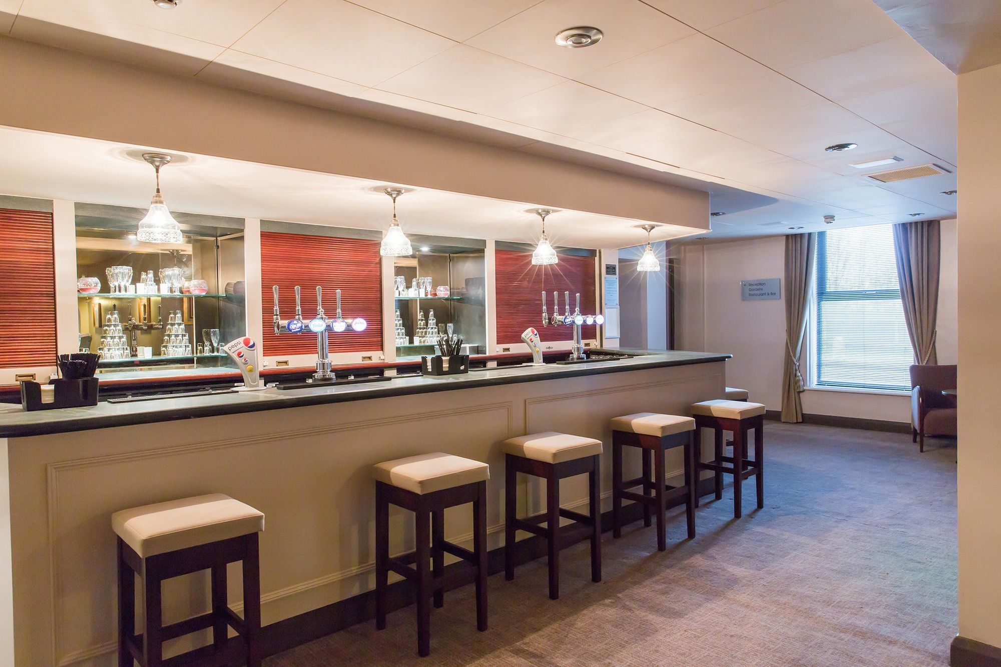 פרנהאם Hogs Back Hotel & Spa Nr Farnham מראה חיצוני תמונה