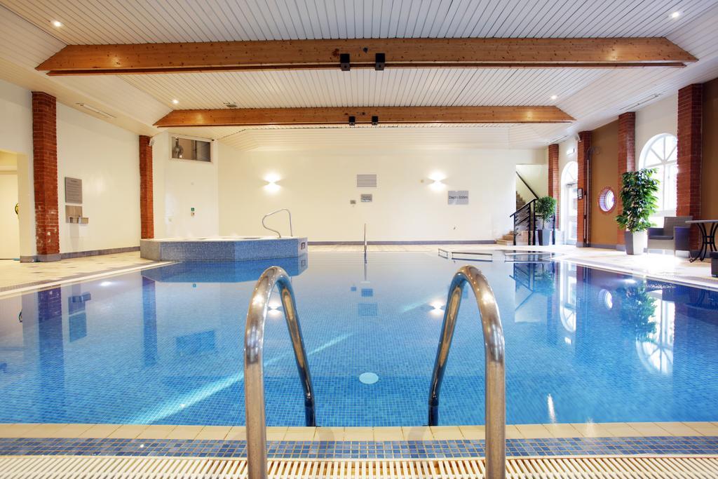 פרנהאם Hogs Back Hotel & Spa Nr Farnham מראה חיצוני תמונה