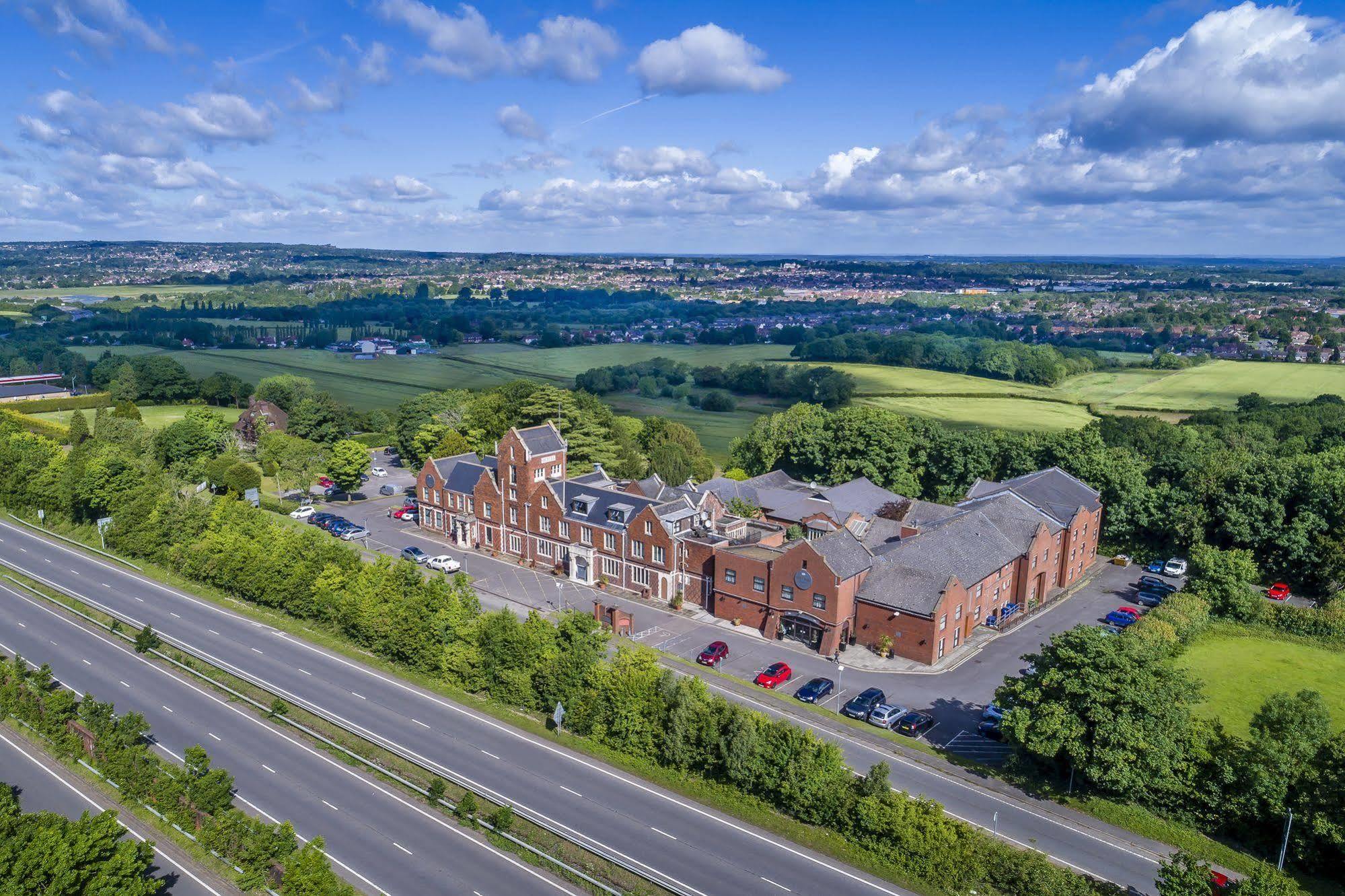 פרנהאם Hogs Back Hotel & Spa Nr Farnham מראה חיצוני תמונה